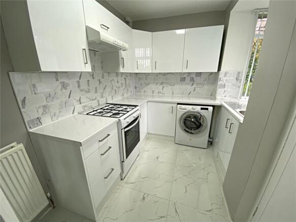 3 bed Semi-Detached to rent Image 4