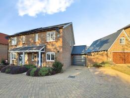 2, Maufe Close, Hook RG27 9YB