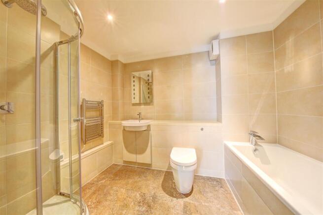 LYN04 Bathroom New - Copy.jpg