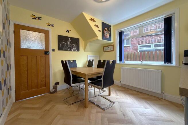 3 bed Semi-Detached for sale Image 6