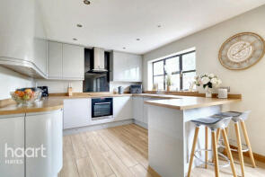 4, Darris Close, Hayes UB4 9RX