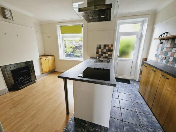2 bed Terraced to rent Image 8