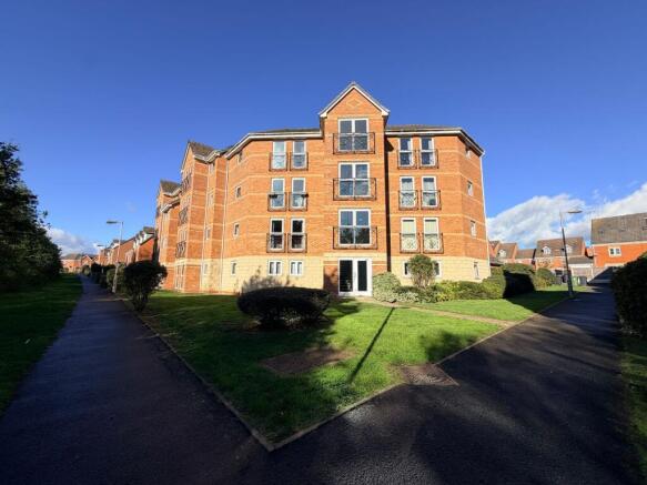 1-bed flat on Marigold Walk, Nuneaton, CV10, £115,000