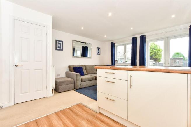 Lounge/Kitchen
