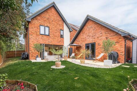 Modern Detached Home in Necton