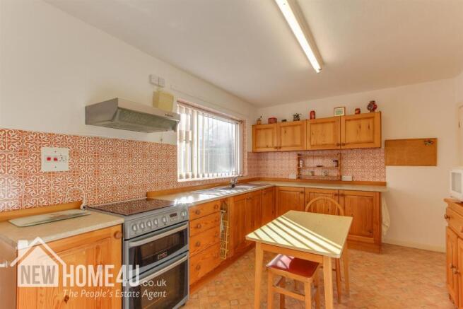 KITCHEN: