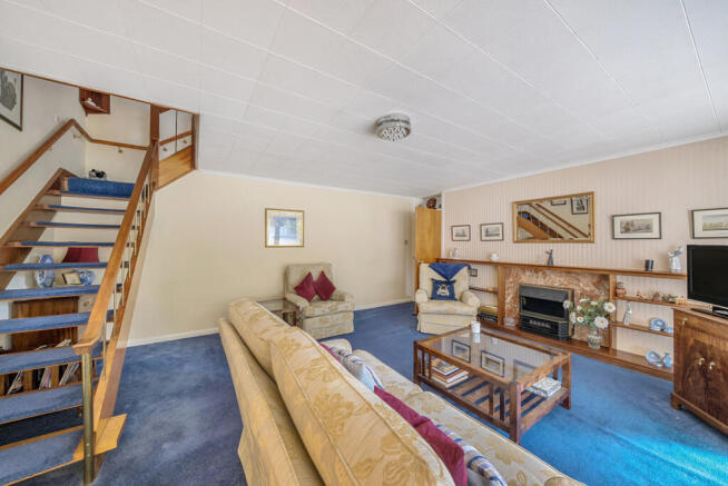 1371998-6-68f8f8b...