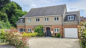 6, Addison Gardens, Newbury RG14 2FR