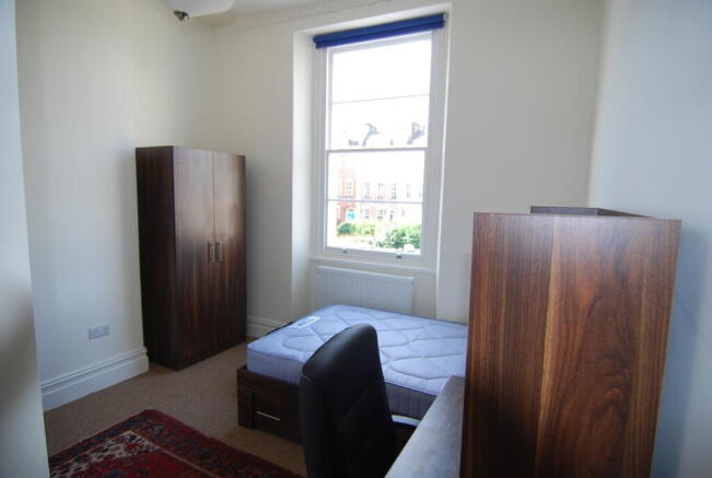 47 QR bed 2.jpg
