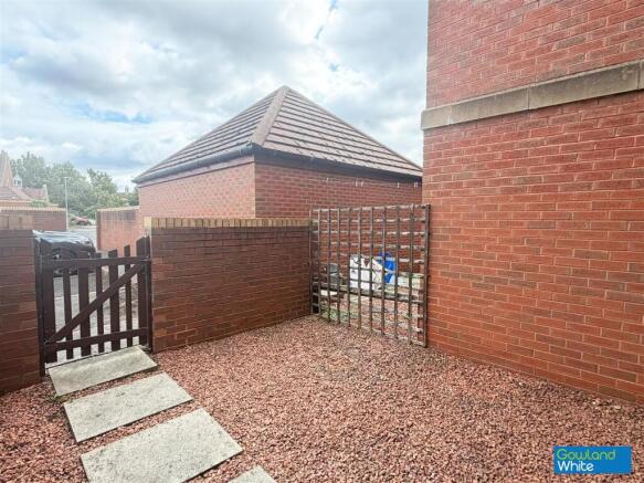 2 bed Terraced for sale Image 11
