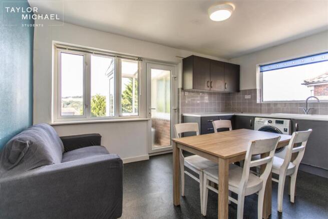 Kitchen / Living Room