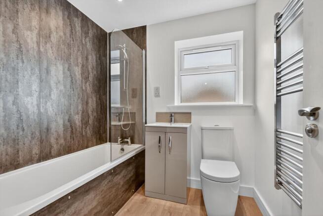 4 bed Semi-Detached for sale Image 7