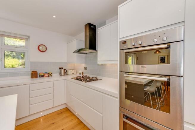 4 bed Detached for sale Image 8