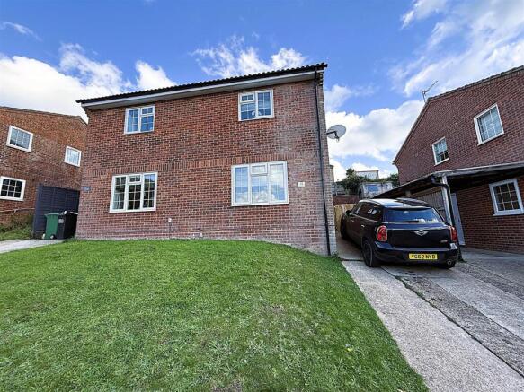 16 wentworth way.jpeg