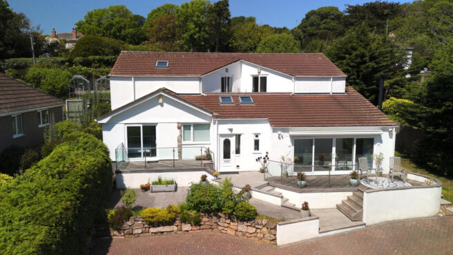 4/5 Bedroom Detached House for Sale