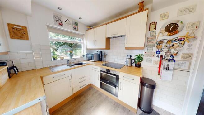 3 bed Semi-Detached for sale Image 5