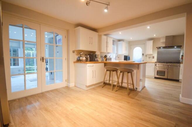 Whiston Grove, Rotherham, S60 photo 3