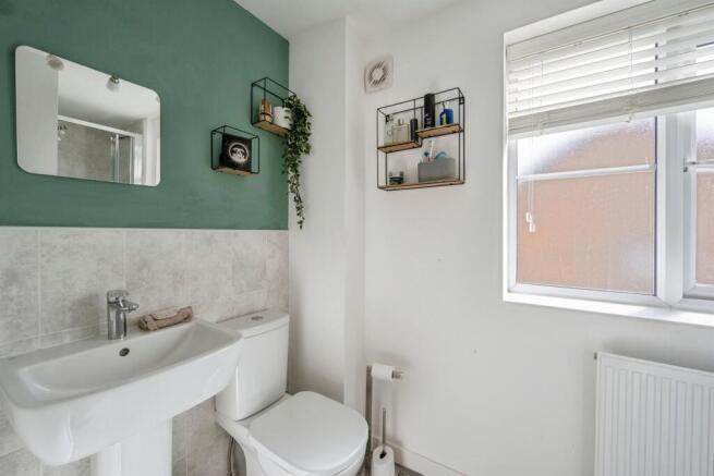4 bed Detached for sale Image 10