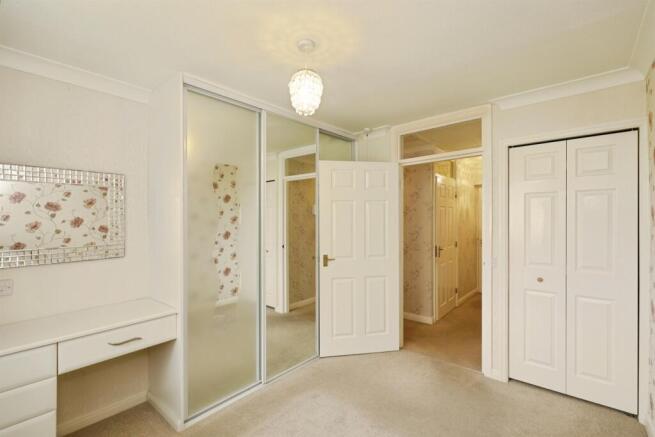 2 bed Retirement Property for sale Image 11