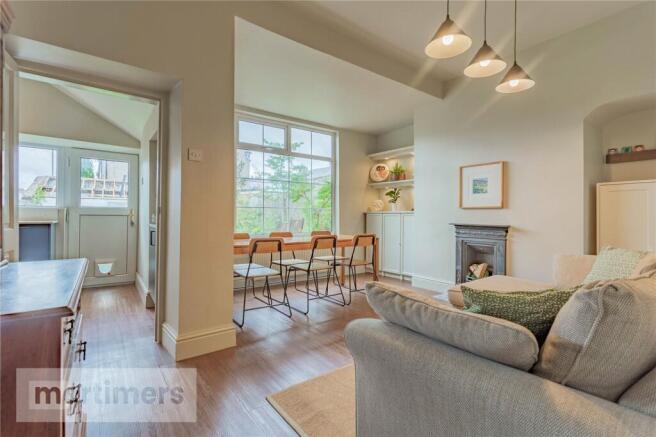 Sitting/Dining Room