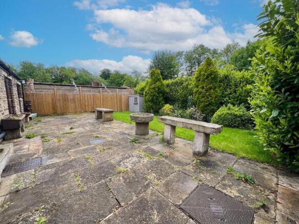 2 bed Semi-Detached Bungalow for sale Image 8
