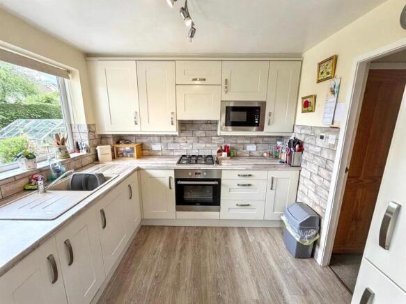 3 bed Detached for sale Image 5