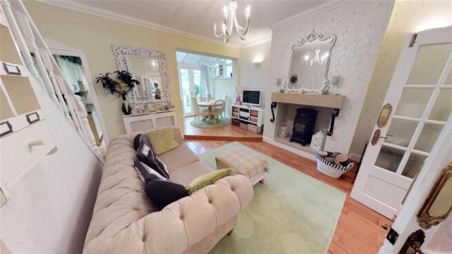 SECOND LOUNGE/DINING