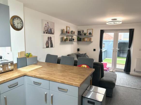 LOUNGE KITCHEN AREA.jpg