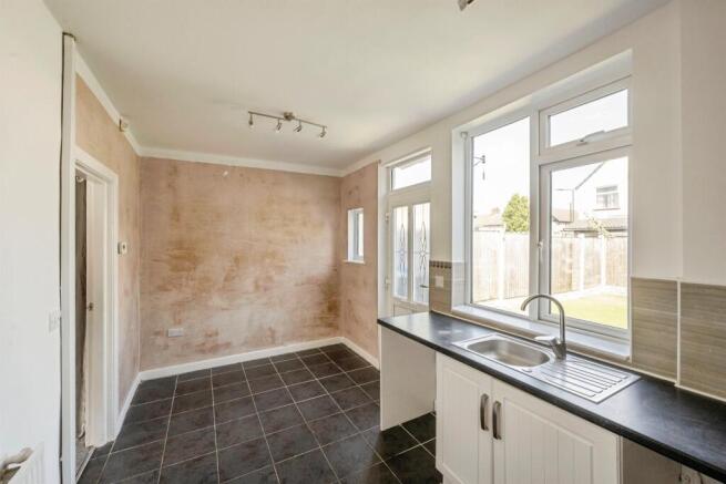 2 bed Terraced for sale Image 5