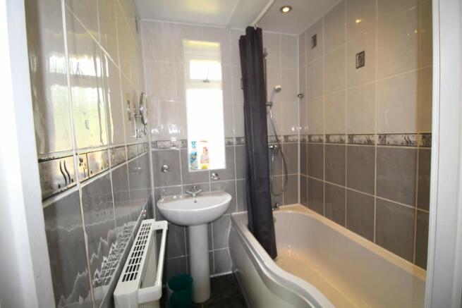 upstairs bathroom 
