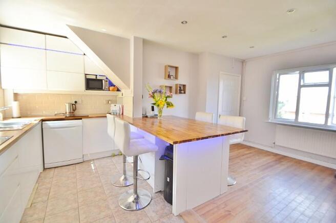 Kitchen / breakfast 