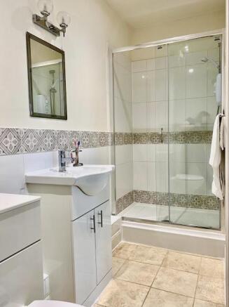 ensuite1.jpeg