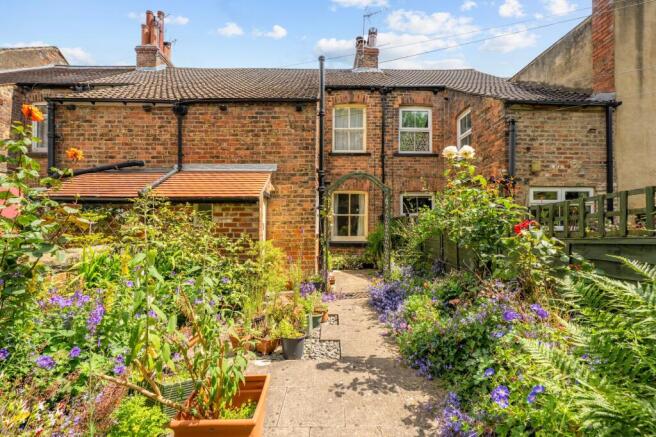 2 bed Terraced for sale Image 5