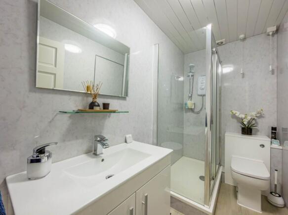 2 bed Town House for sale Image 11