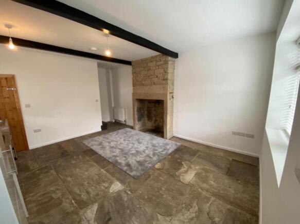 2 bed End of Terrace to rent Image 4