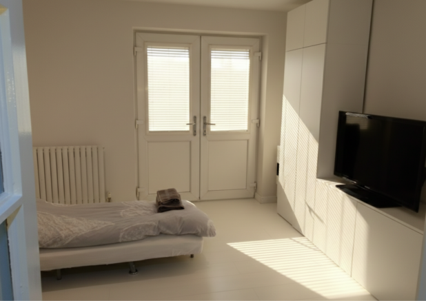 Downstairs Bedroom (4th)