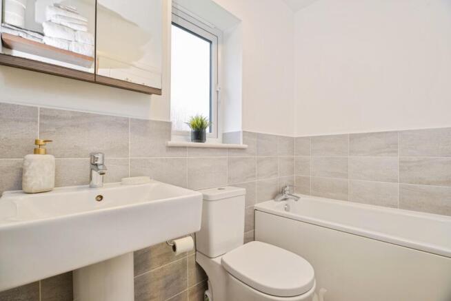 4 bed Detached for sale Image 10