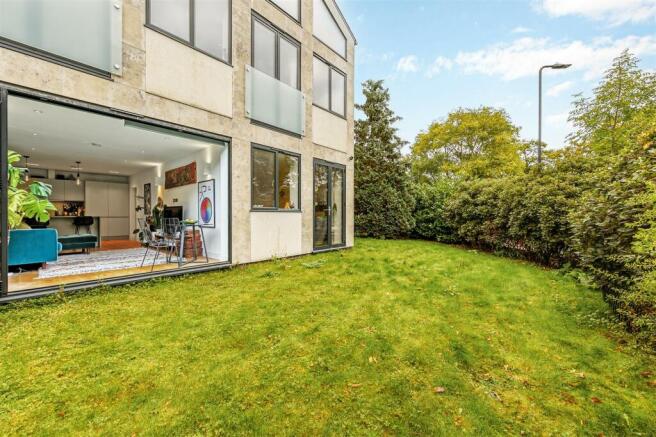 Stoneview Close-9.jpg