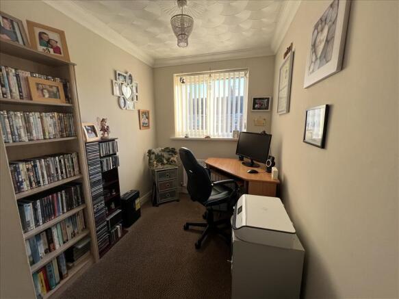 BEDROOM 2