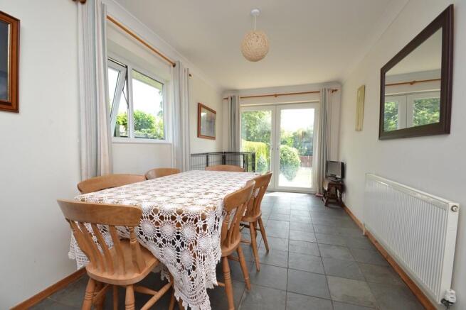 breakfast room
