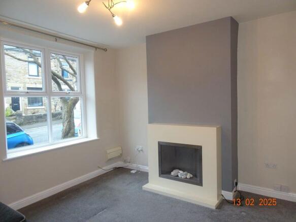 2 bed Terraced to rent Image 6
