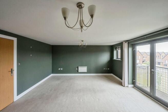 2 bed Flat for sale Image 6