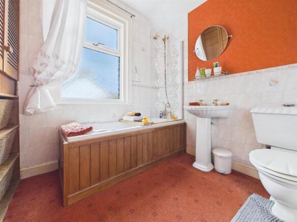 4 bed Terraced for sale Image 8
