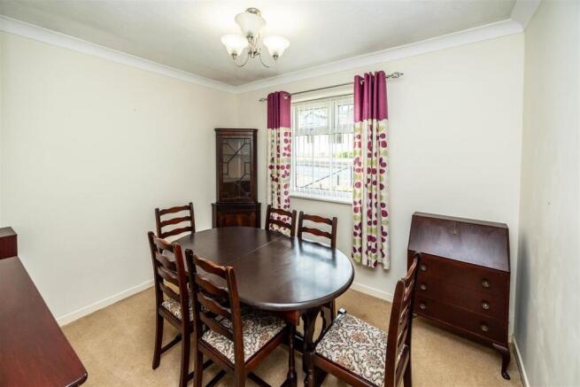 2 bed Semi-Detached Bungalow for sale Image 8