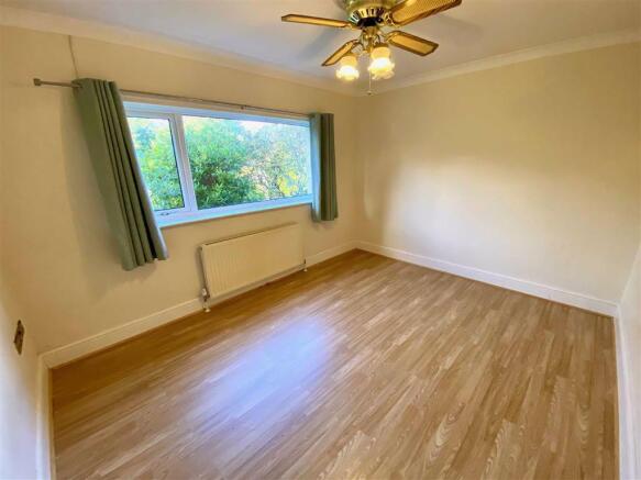 Bedroom 2/Study