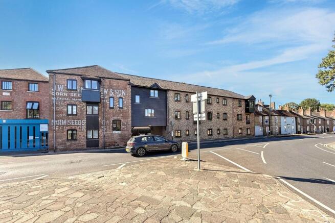 Flat 3, The Old Mill, Northgate, Chichester, PO19 1BP