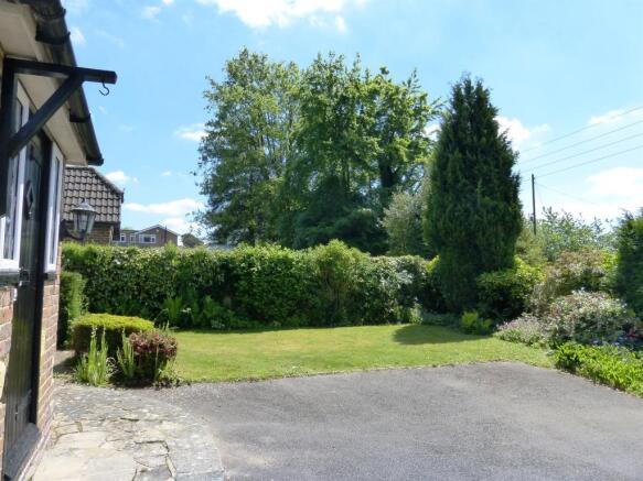 Front Garden / Parking 