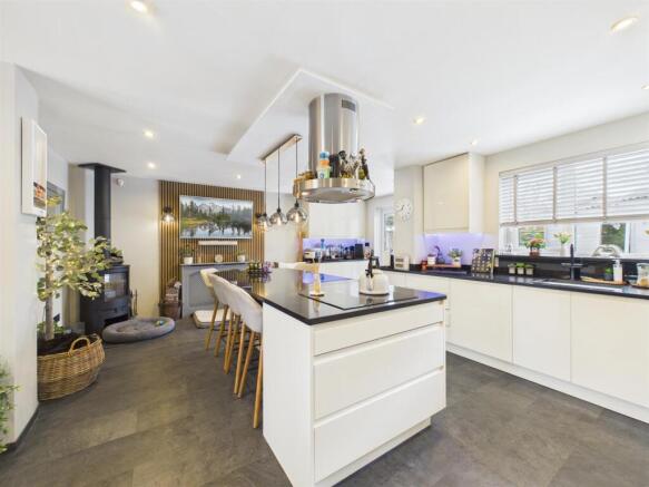 Kitchen / Dining Room