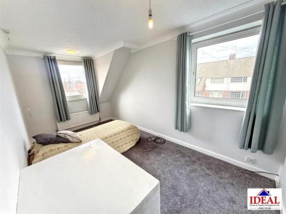 3 bed Semi-Detached for sale Image 12