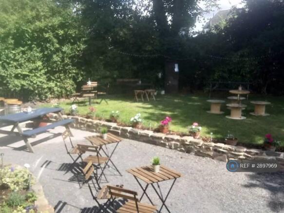 1 bed House Share to rent Image 6
